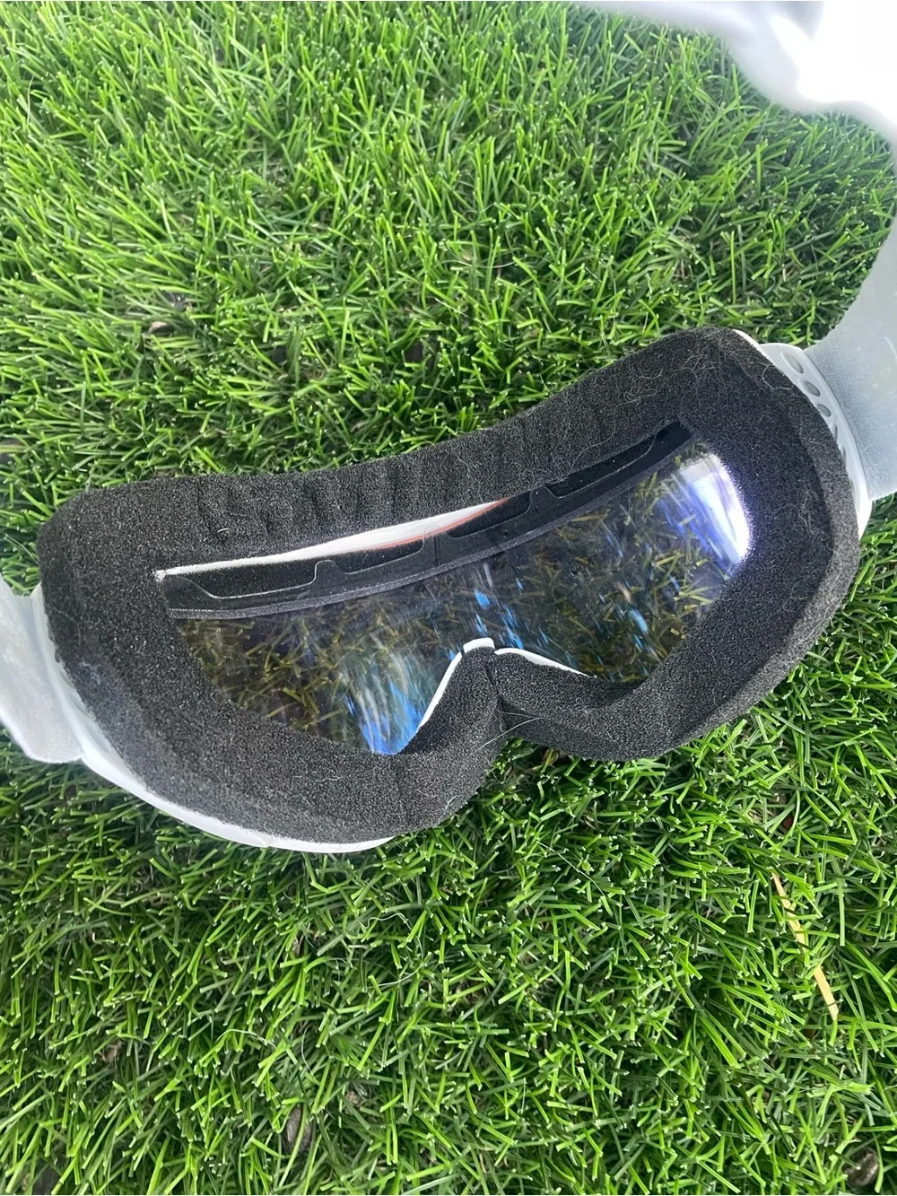 SMITH White Ski/Snow Goggles with Blue Mirrored Lens